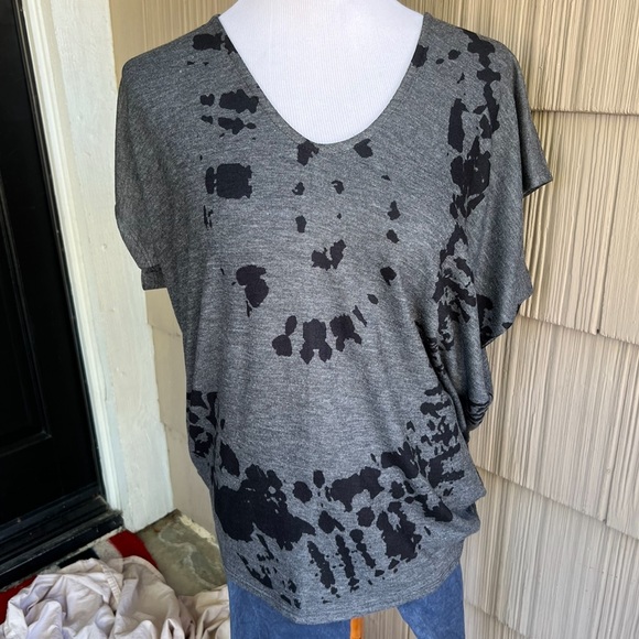 *SIZES ADDED*NWT Enti soft lightweight grey&black abstract pattern dolman blouse - Picture 1 of 2